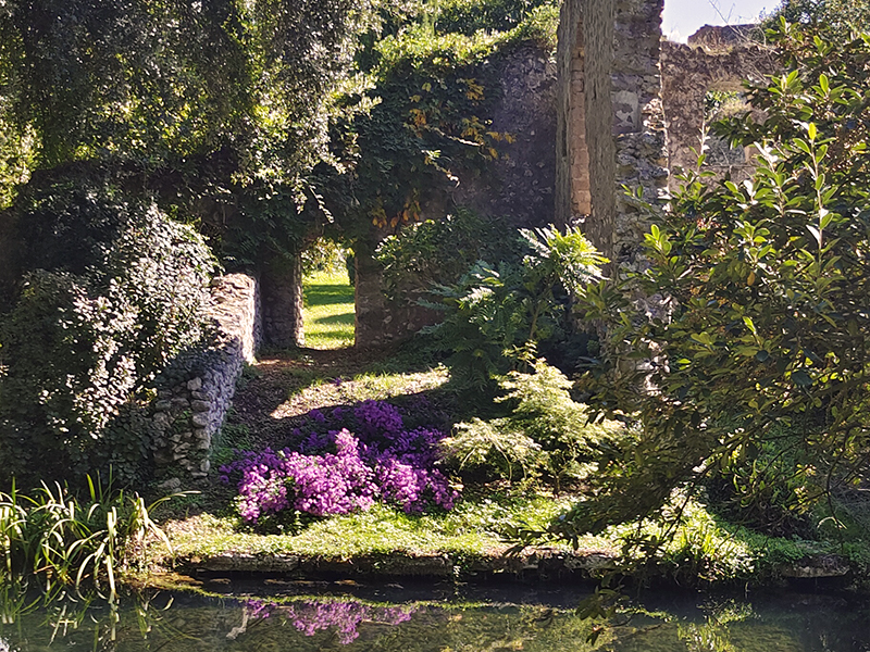 Scorcio del Giardino di Ninfa